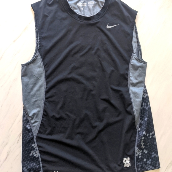Nike Men's L gym tank top - Picture 2 of 5